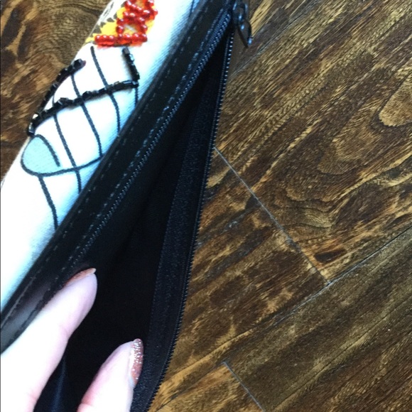 1950’s Themed Embellished Trifold Wallet - NWOT - Picture 2 of 6